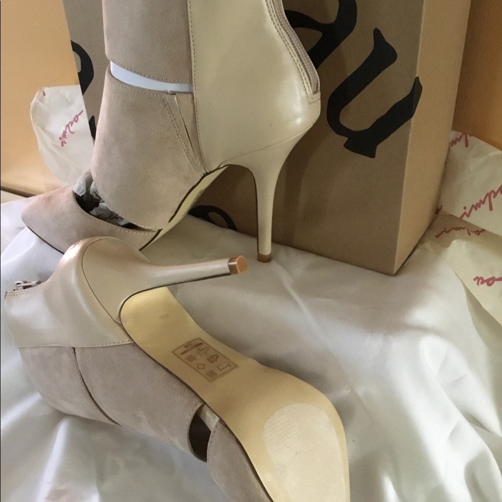 ⬇️ PRICE DROP ⬇️ Beau & Ashe ankle booties